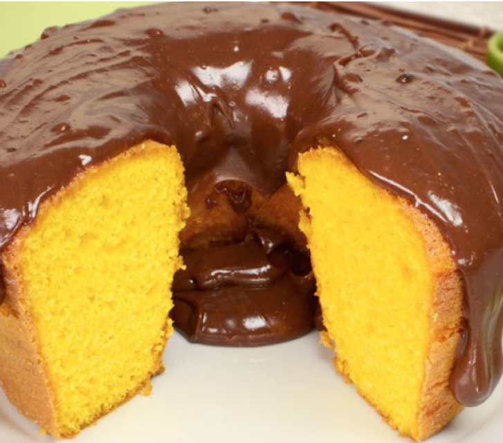 Bolo de Cenoura com Cobertura de Chocolate – clássico queridinho