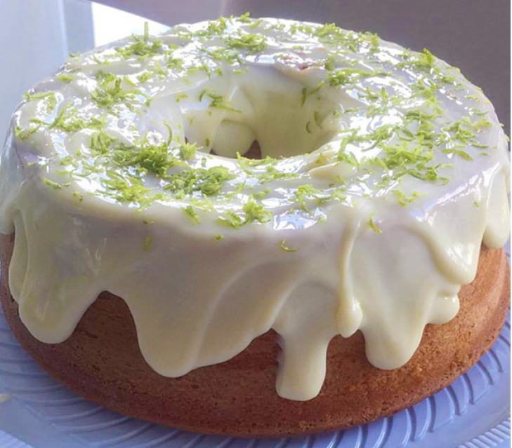 Bolo de Limão – coberturinha cremosa e perfume de casca