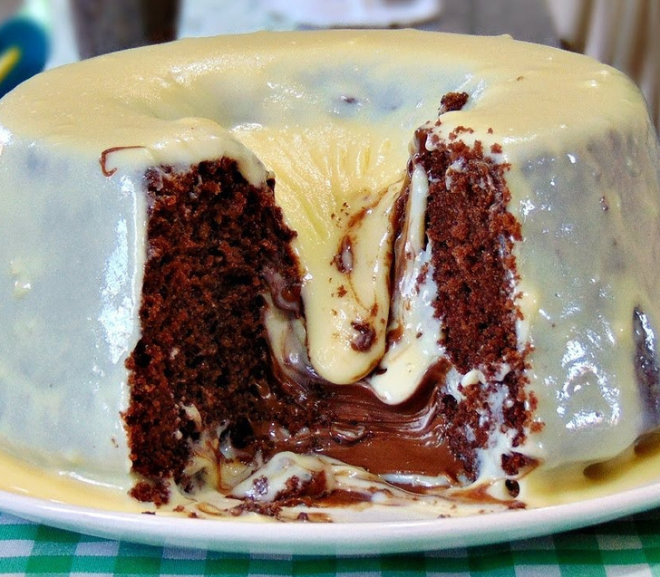 Bolo de Ninho com Nutella – cobertura cremosa e visual irresistível